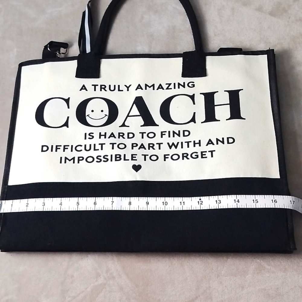 C😊ach Black and Cream Tote Bag Set - Picture 11 of 12